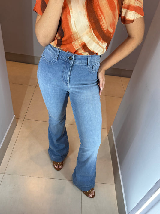 CALÇA JEANS FLARE CLARA COM ELASTANO - LEZ A LEZ